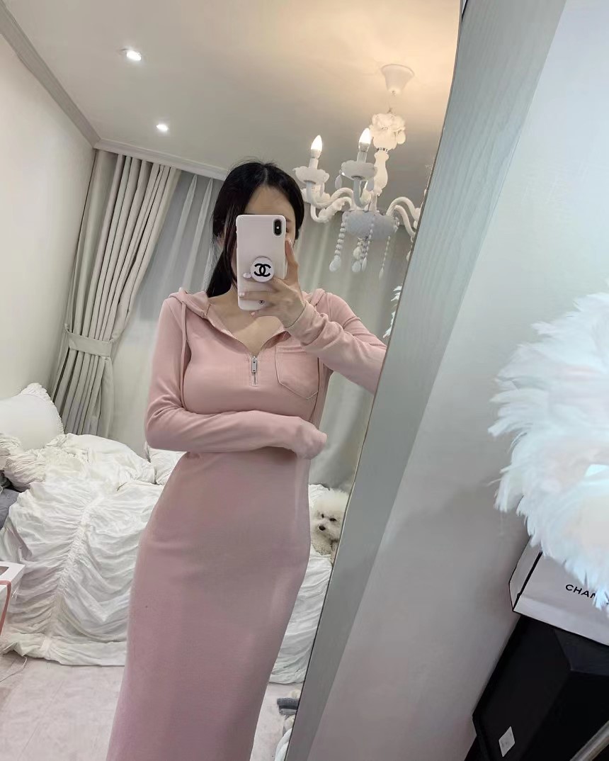 浅粉色