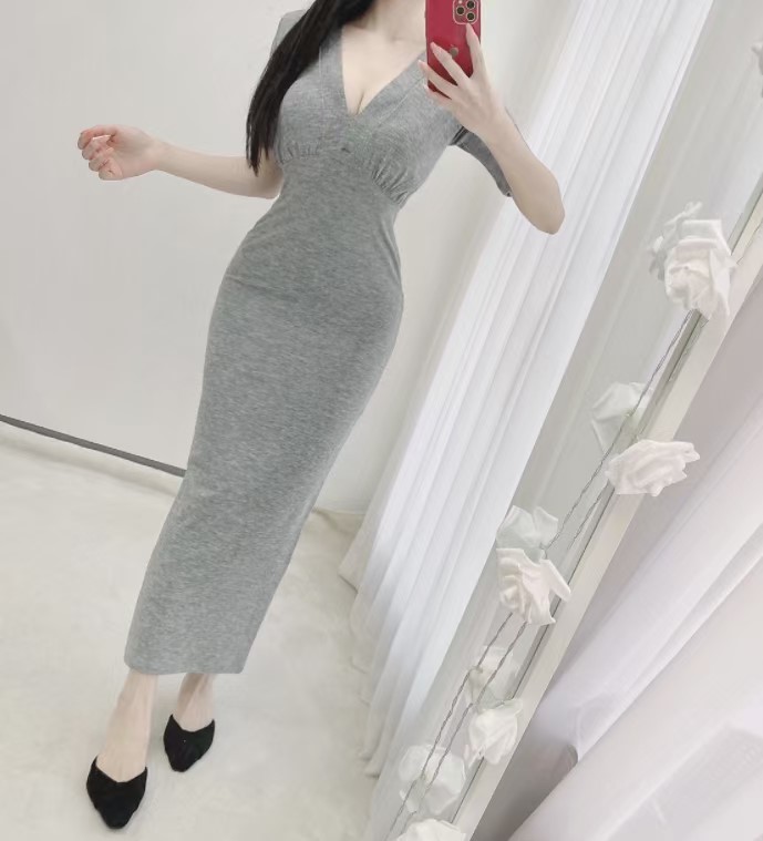灰色