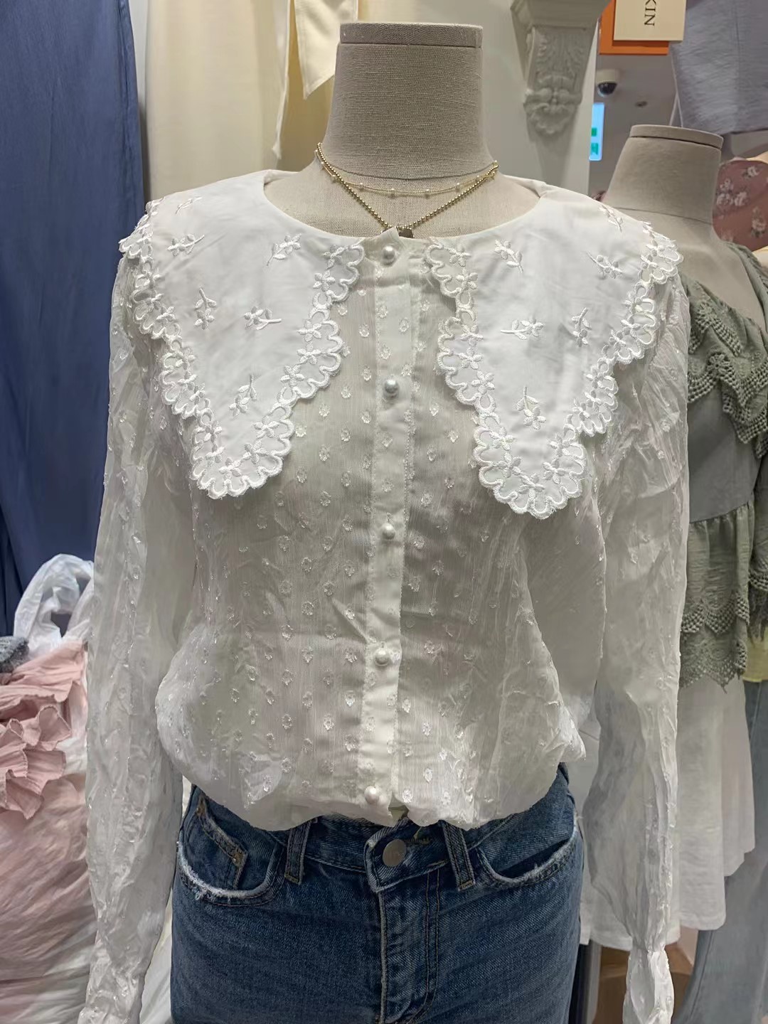 白色