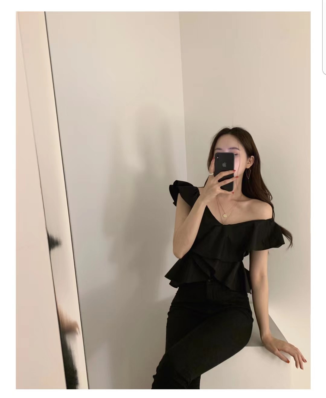 黑色