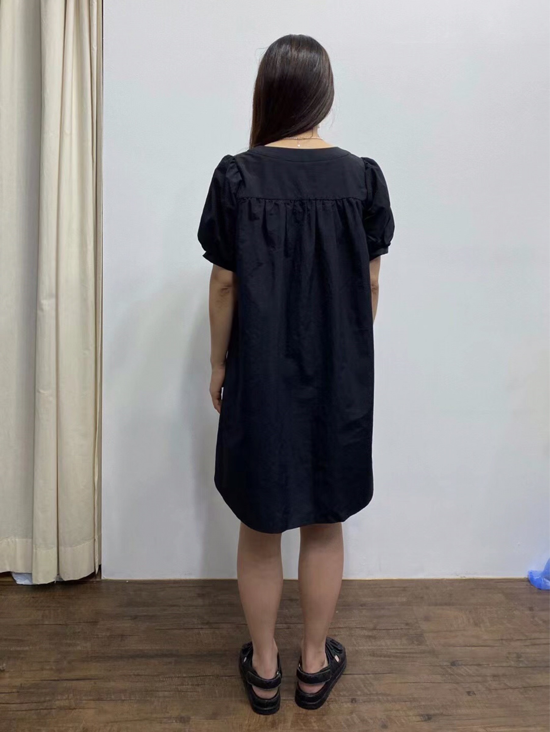 黑色