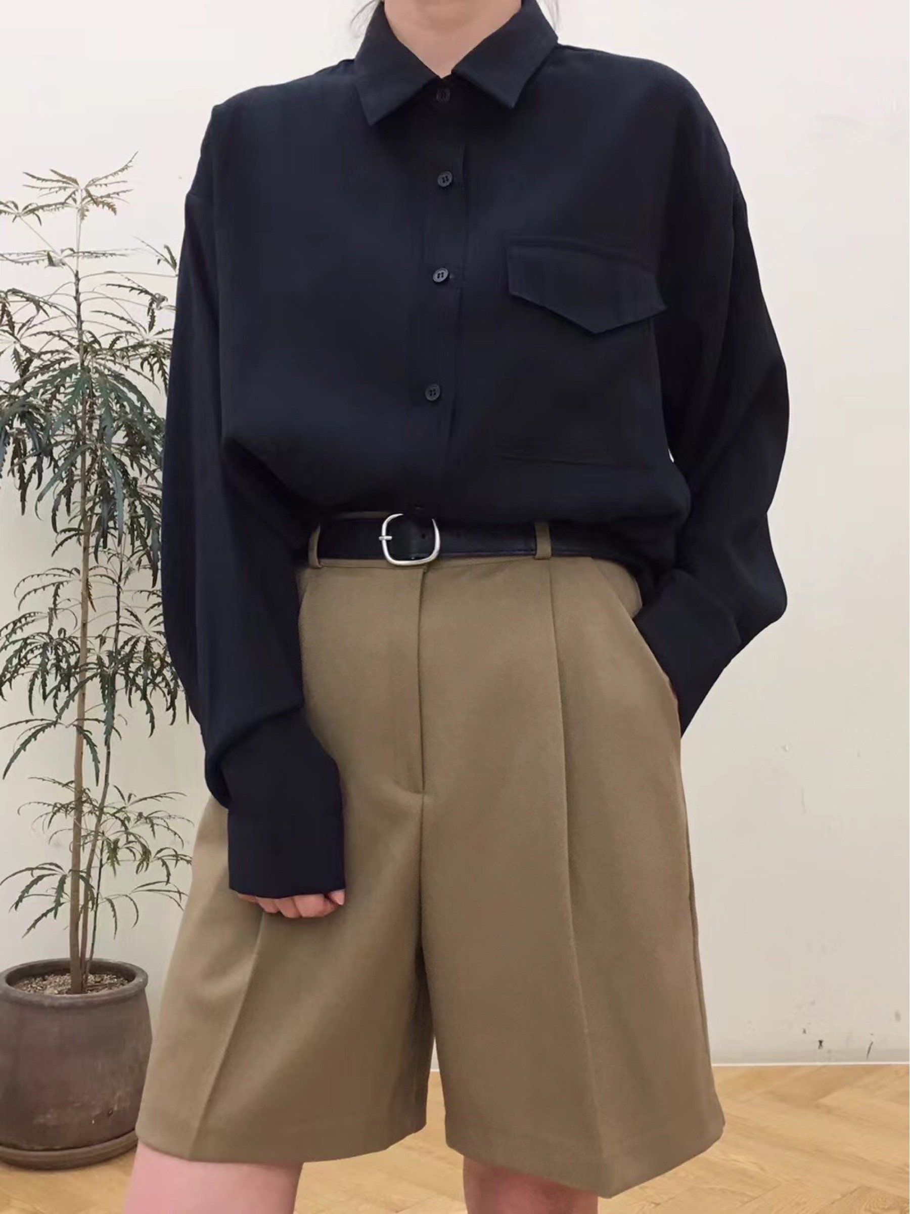 黑色
