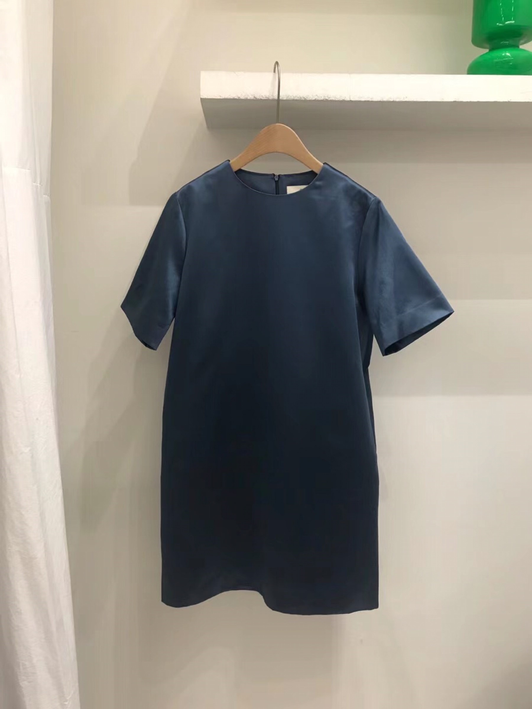 黑色