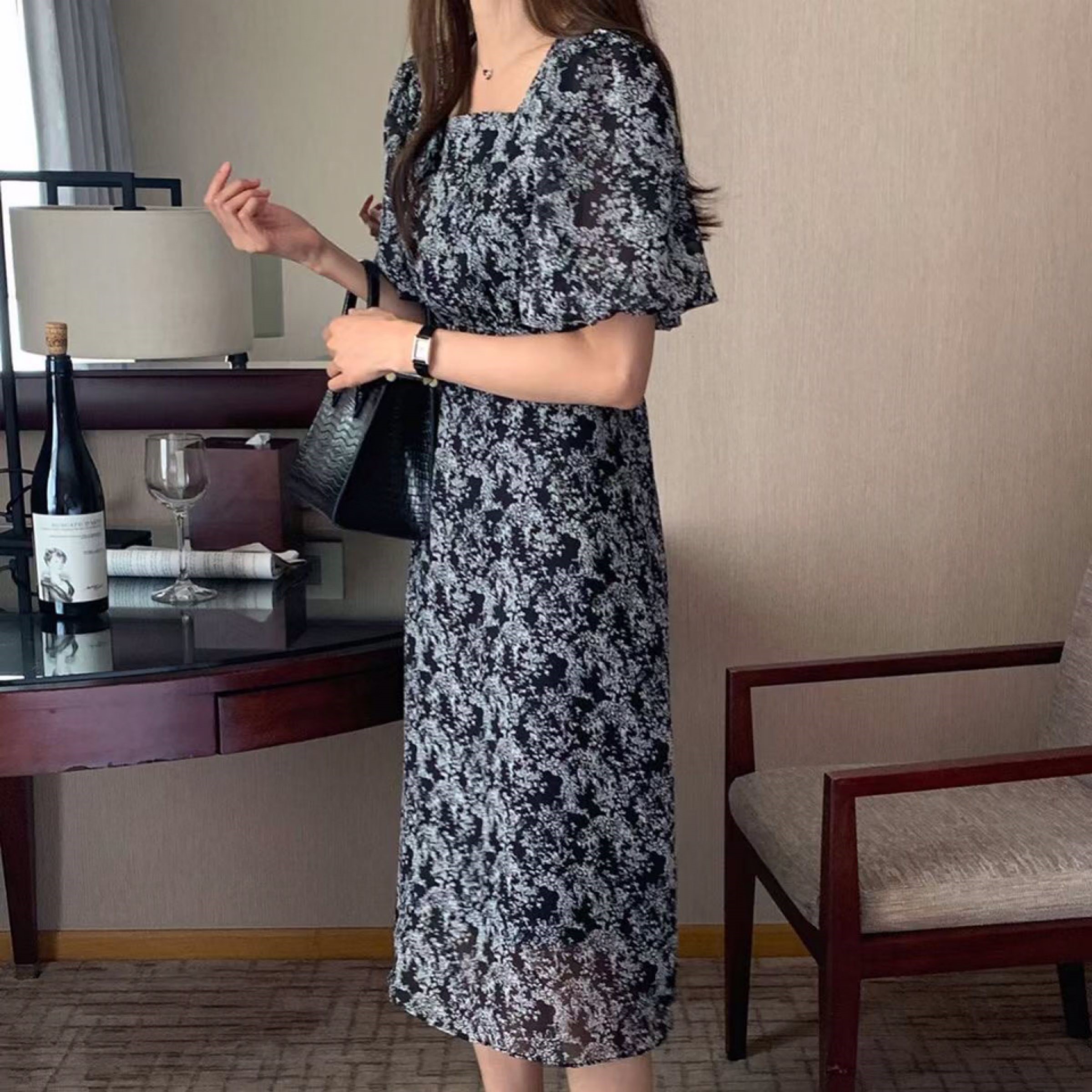 黑色