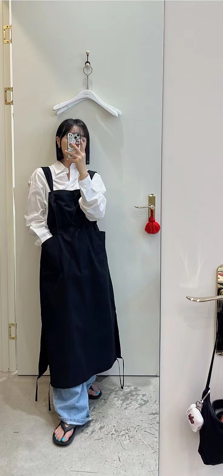 黑色