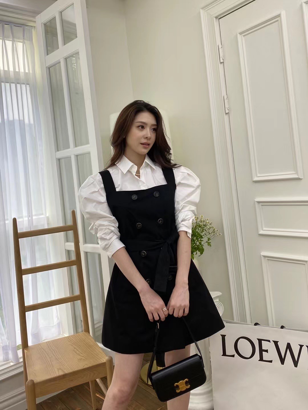 黑色