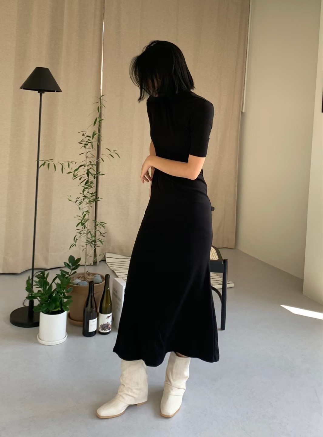 黑色