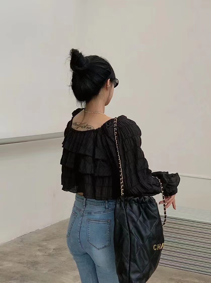 黑色