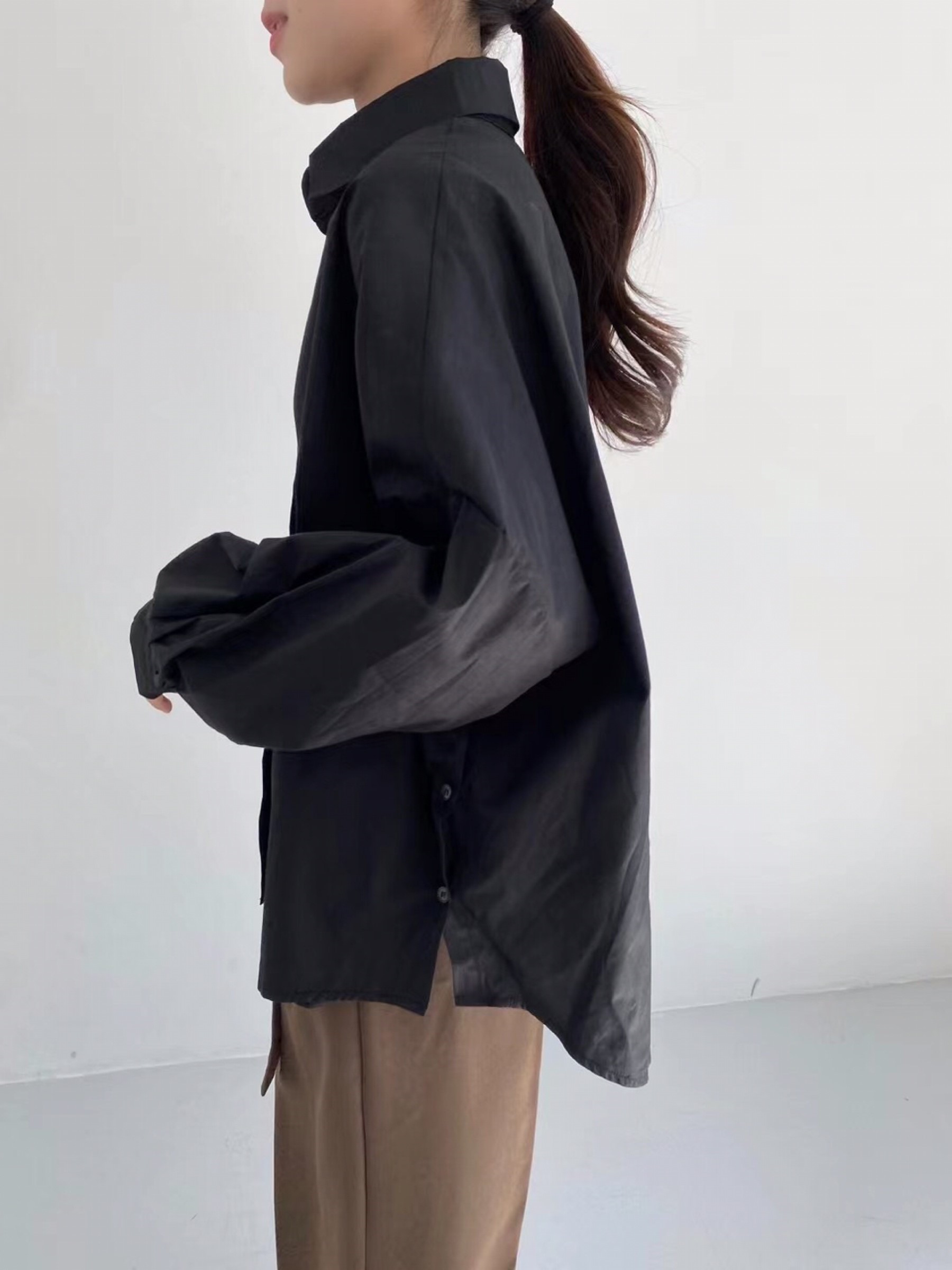 黑色