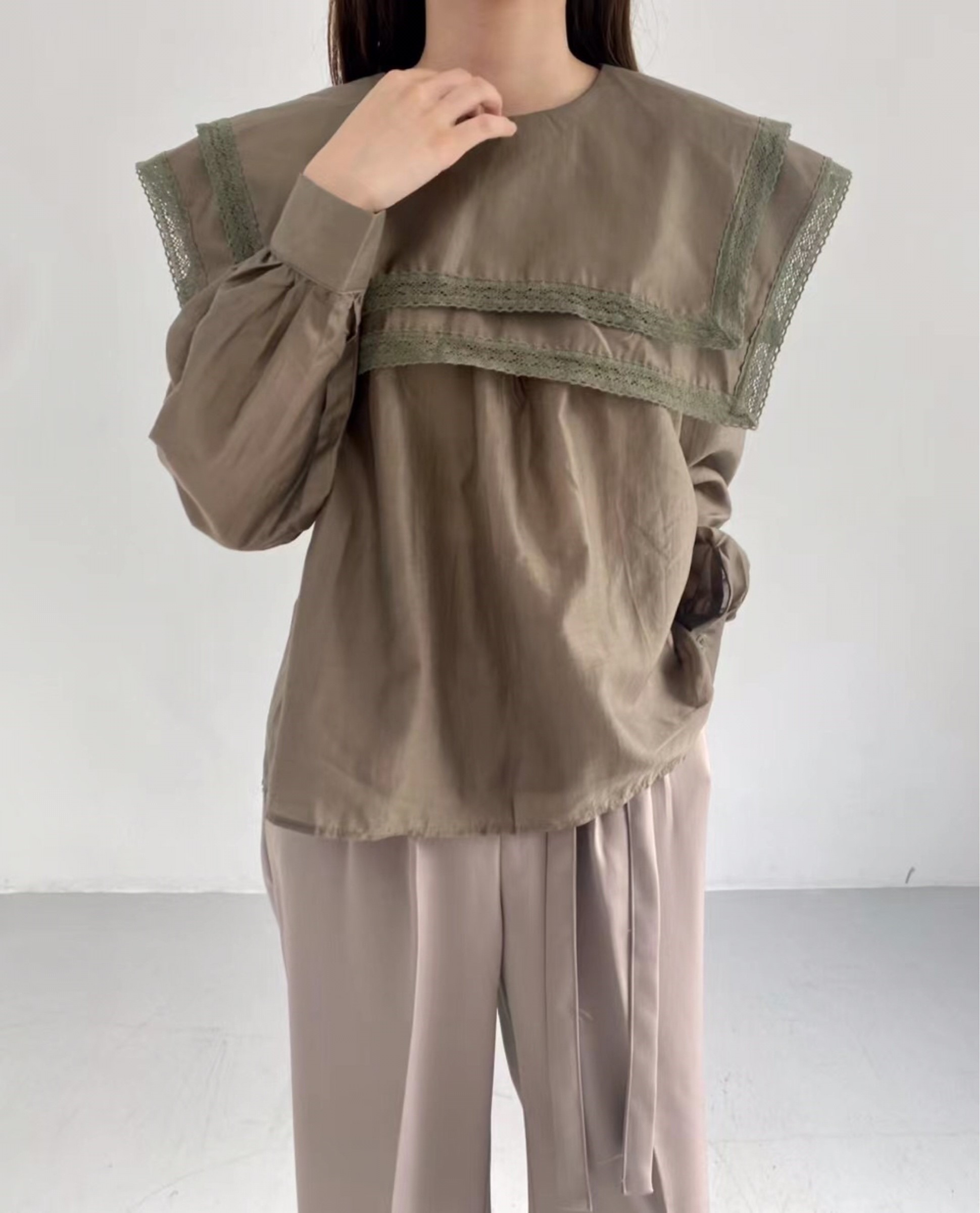 灰色