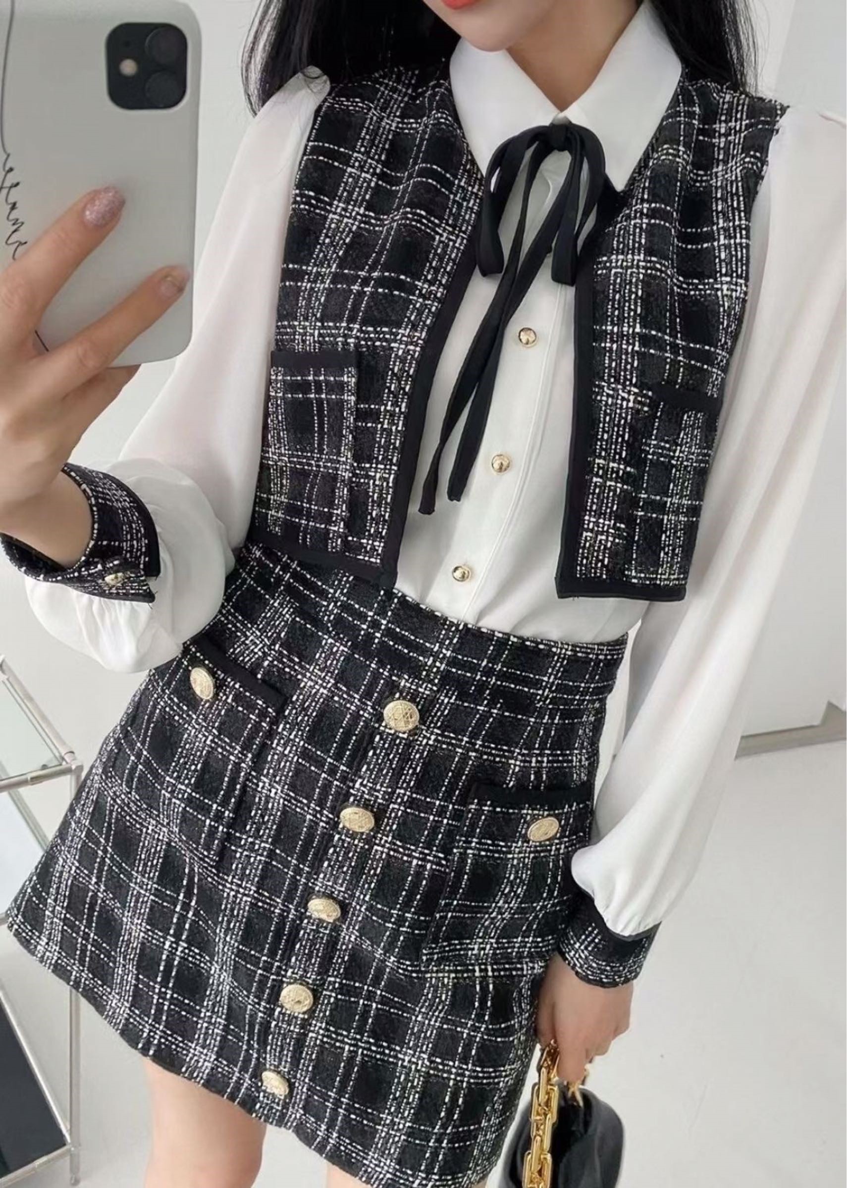 黑色