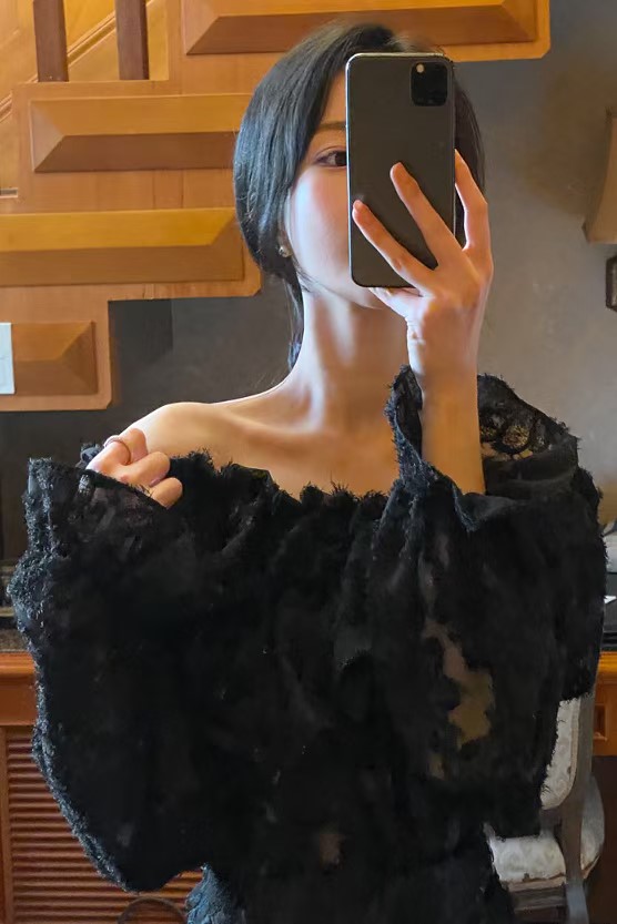 黑色