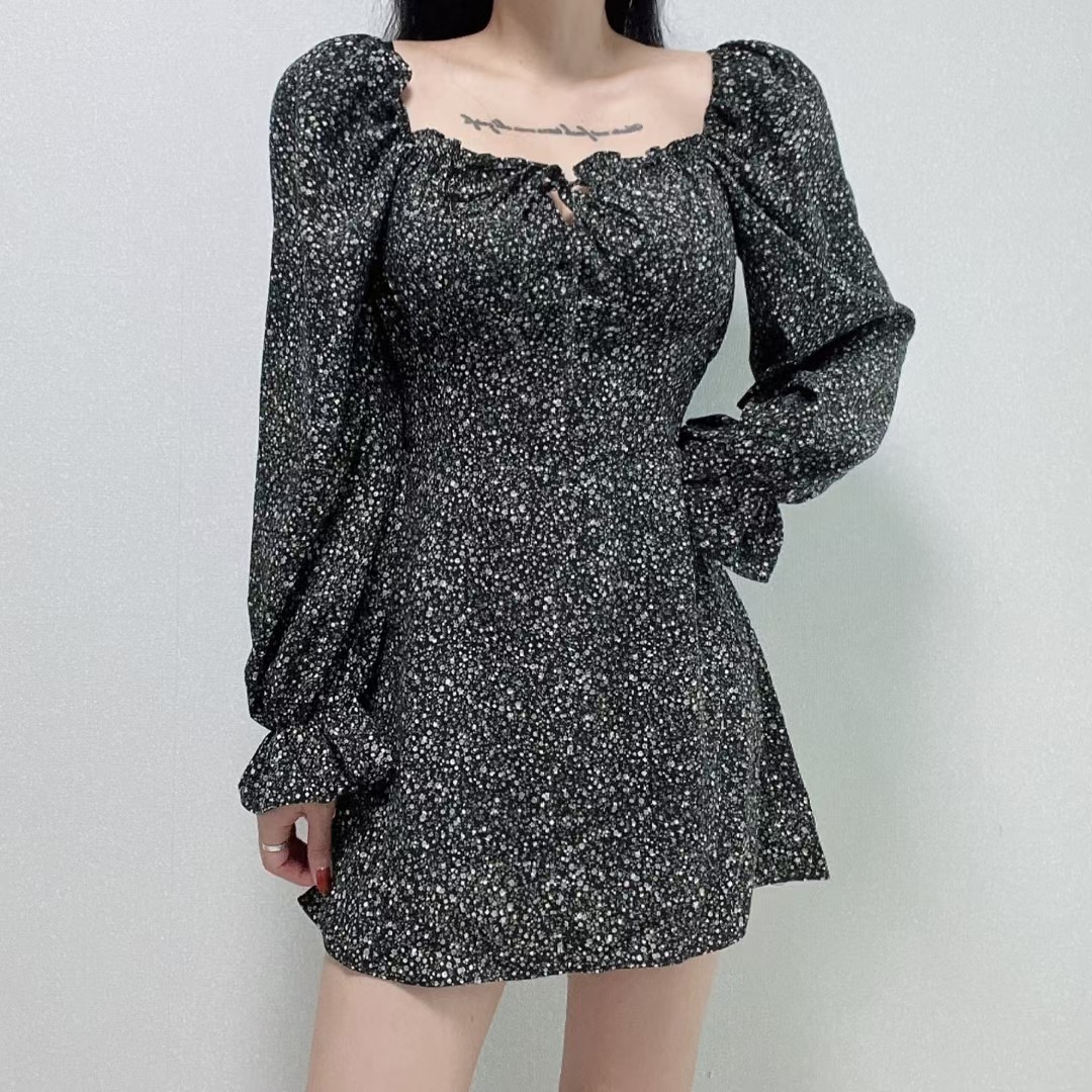 黑色