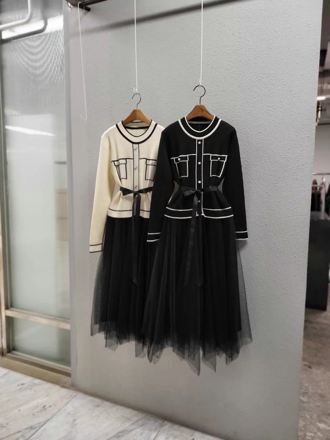 白色