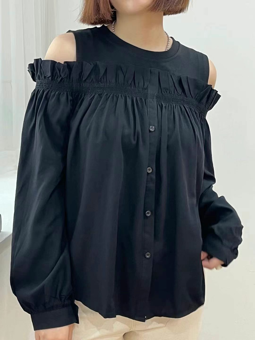 黑色