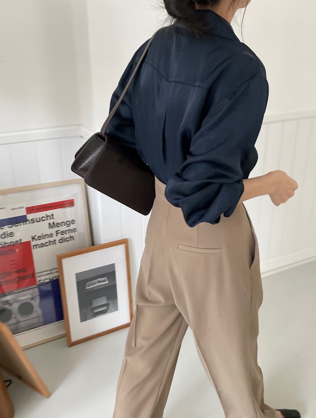 蓝色