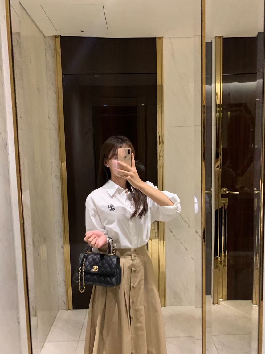 白色