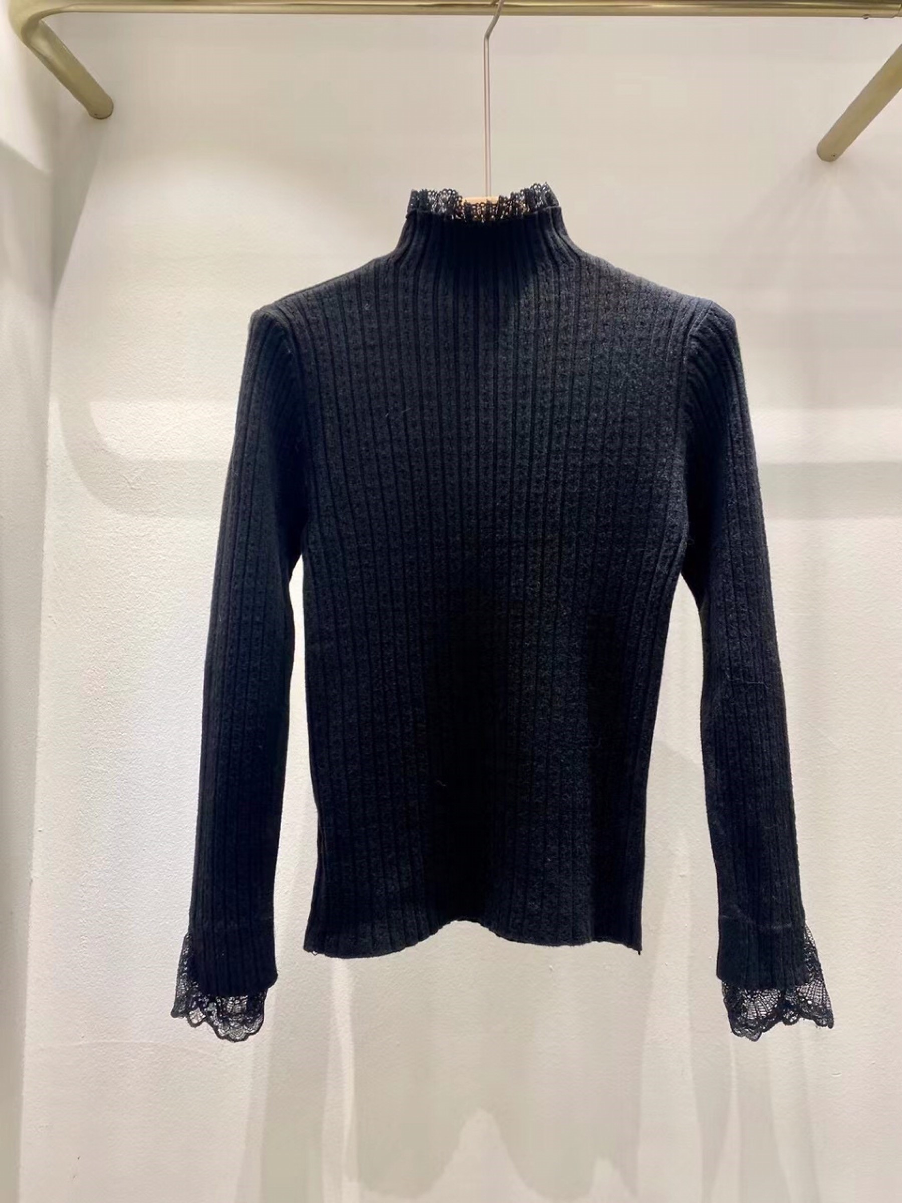 黑色