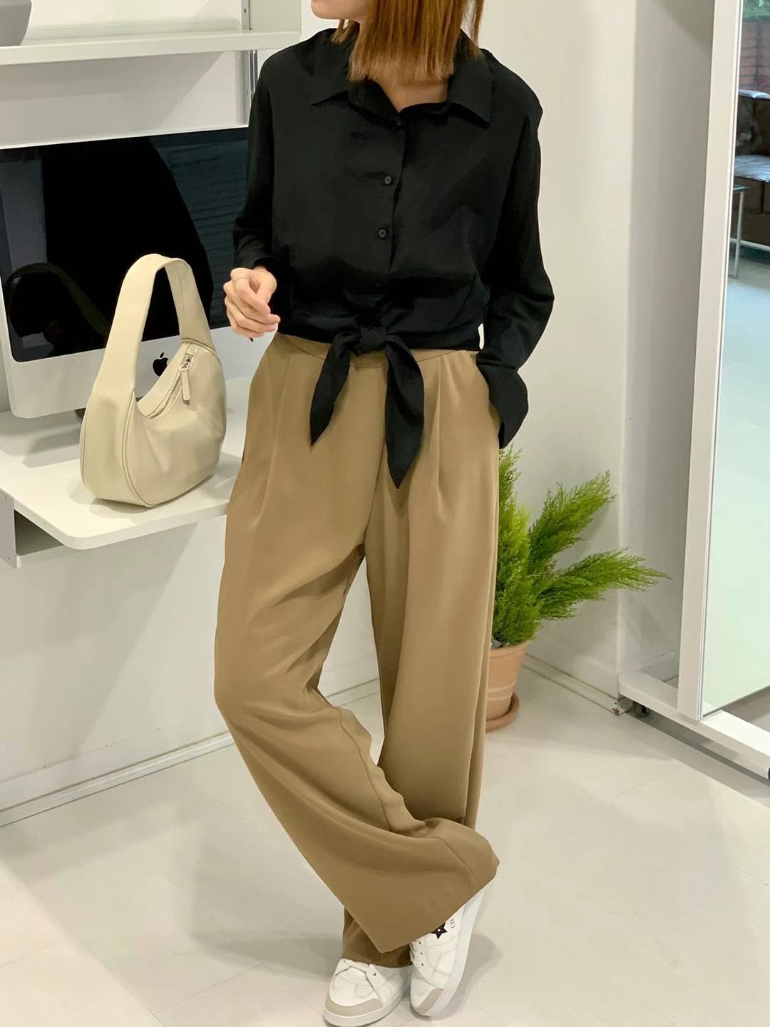黑色