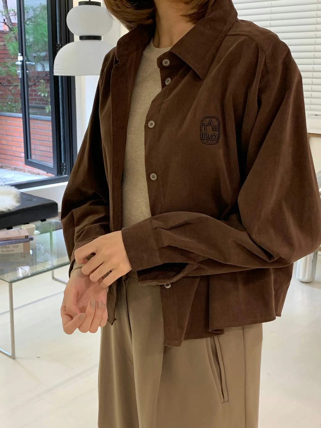 深棕色