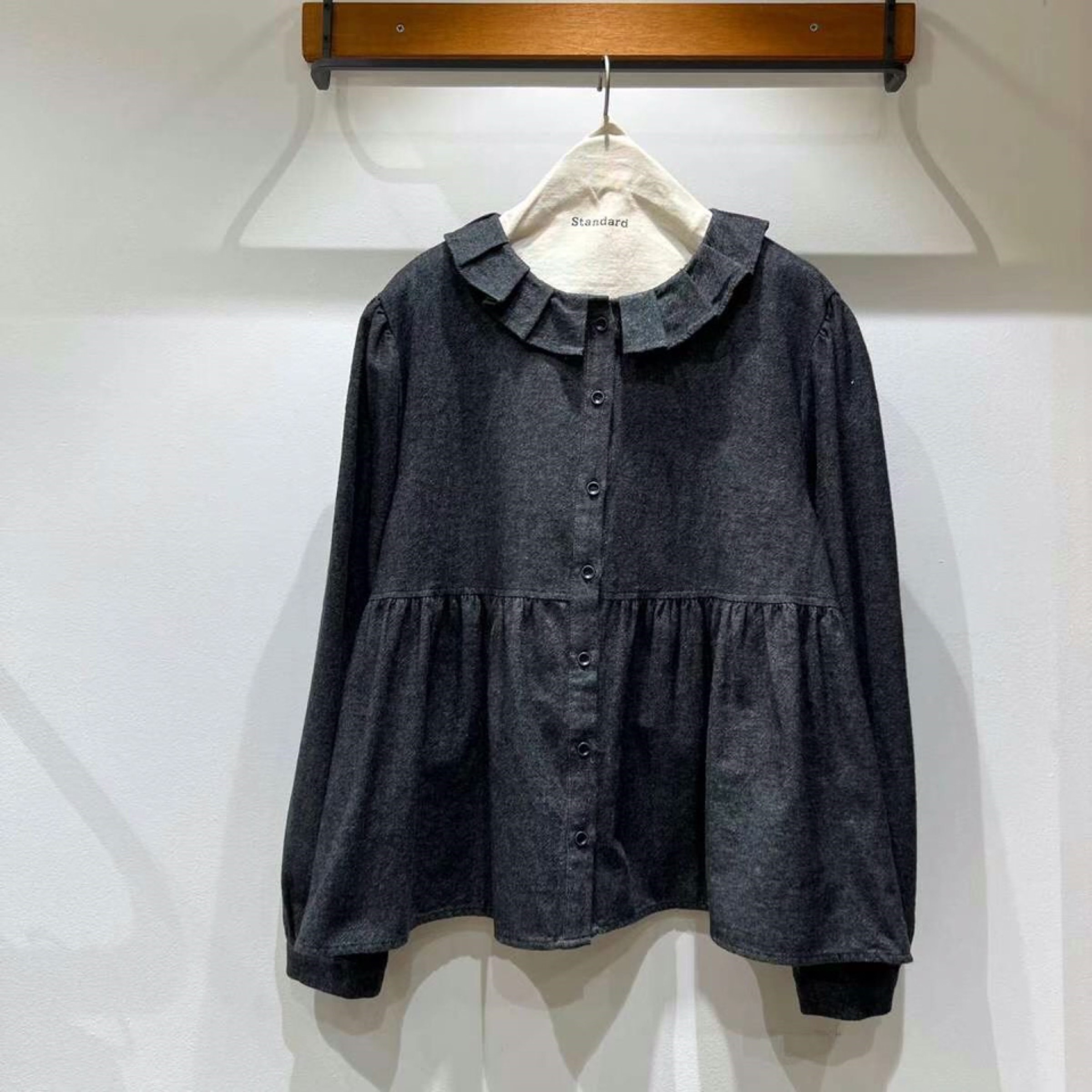 黑色