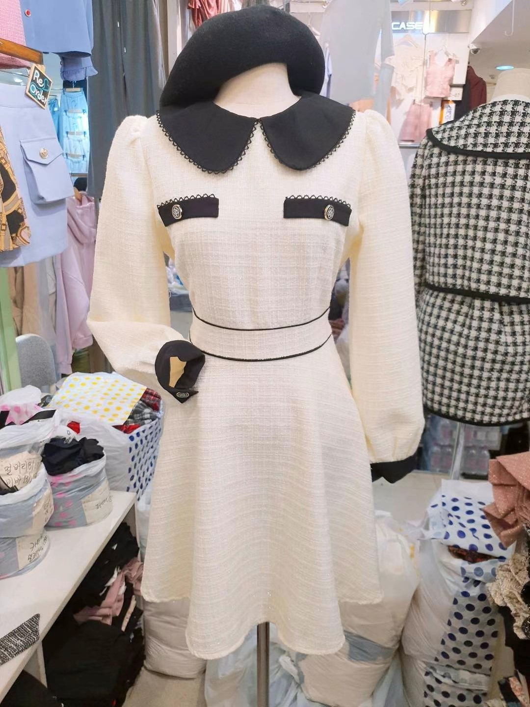 白色