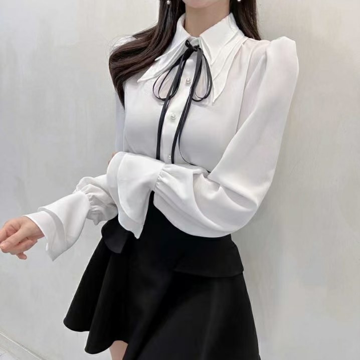 白色