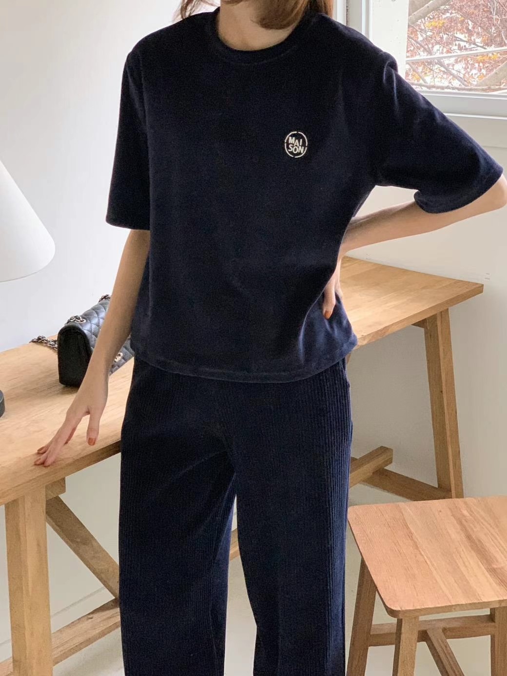 黑色