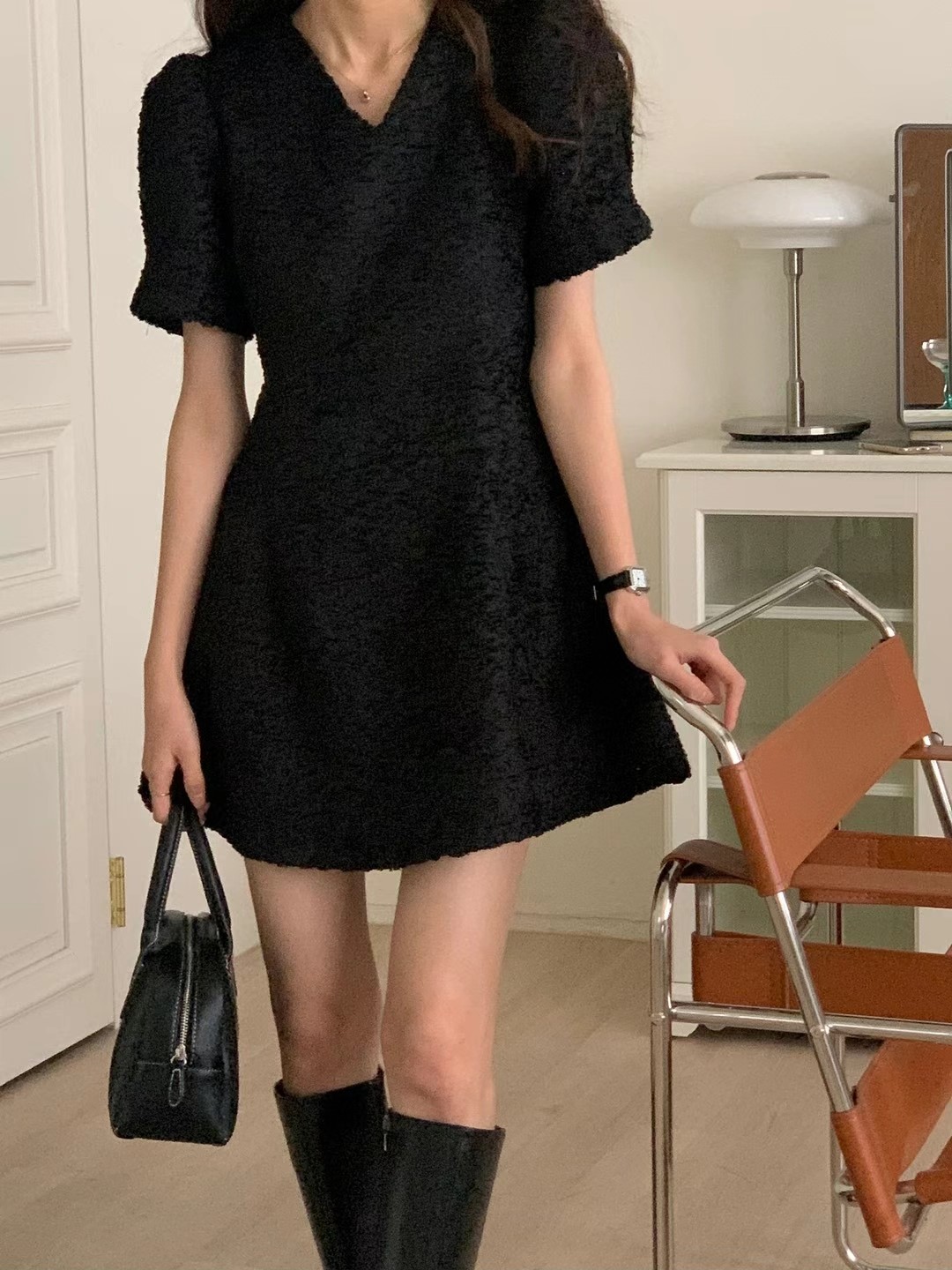 黑色