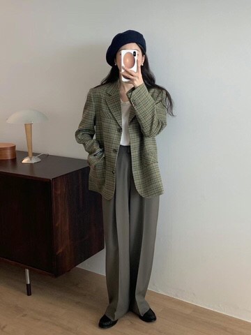 橄榄绿色