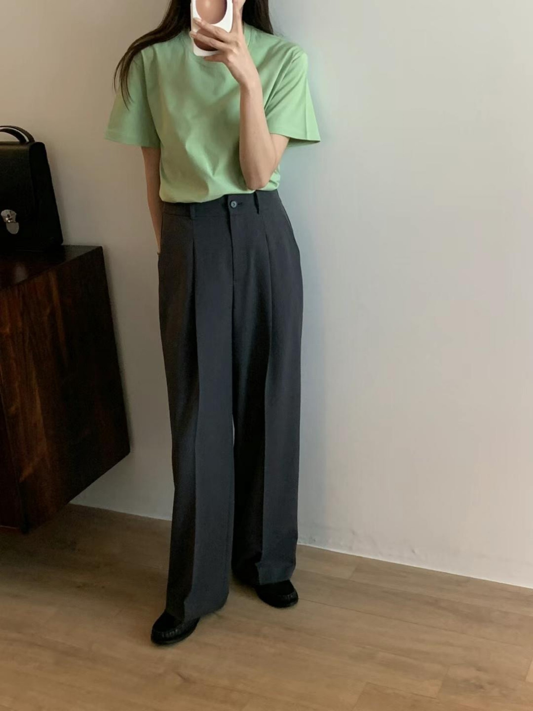 深灰