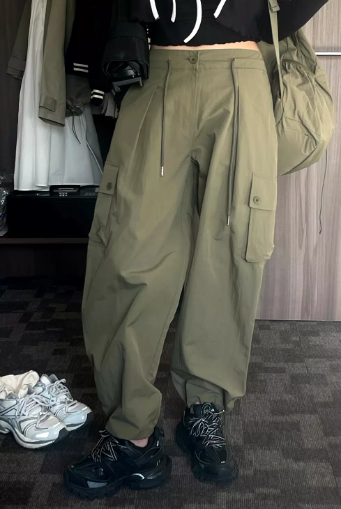 橄榄绿色