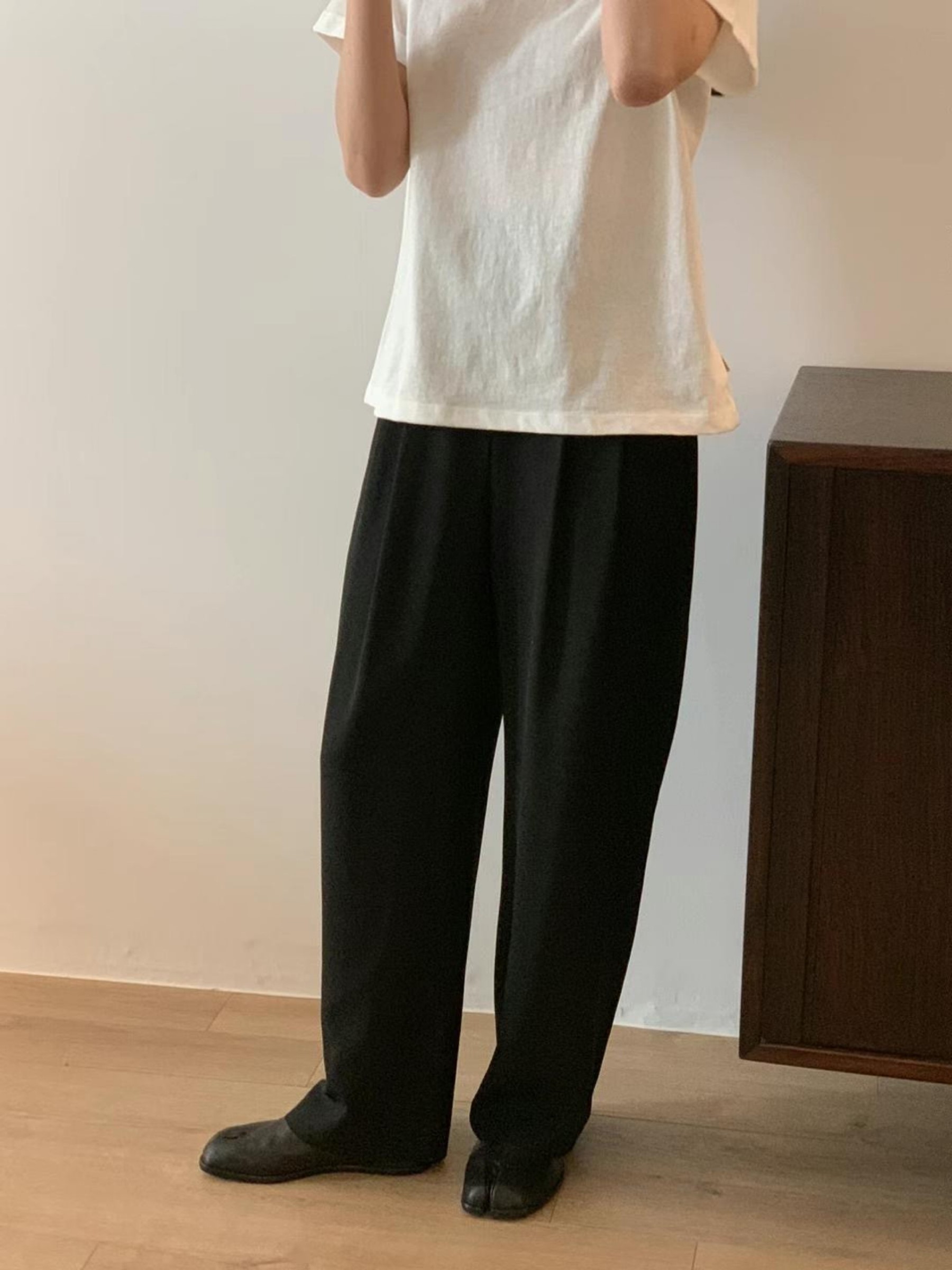 黑色