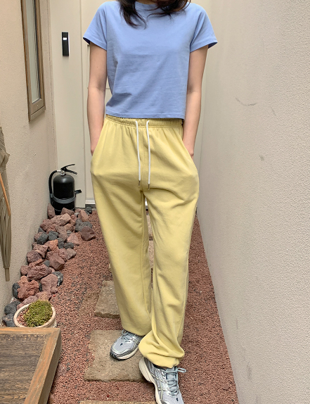 黄色