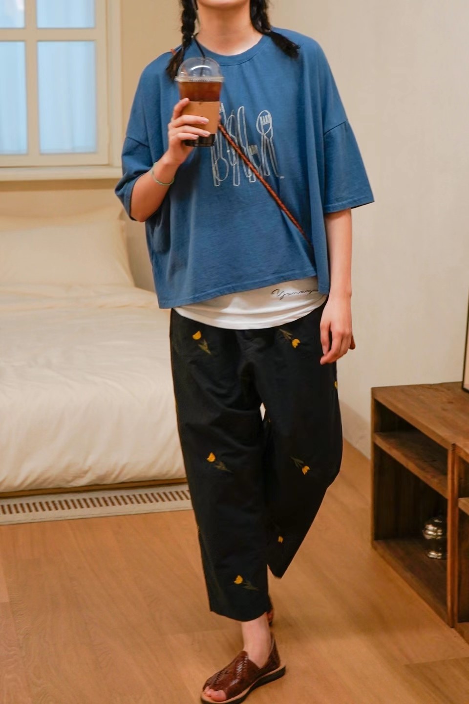 黑色