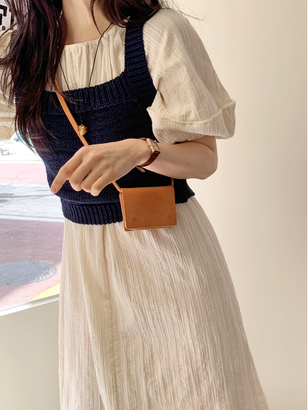 藏青色