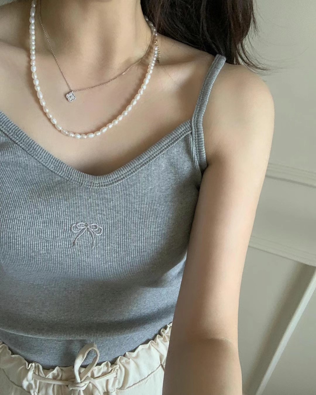 灰色