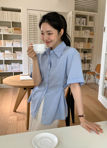 天蓝色