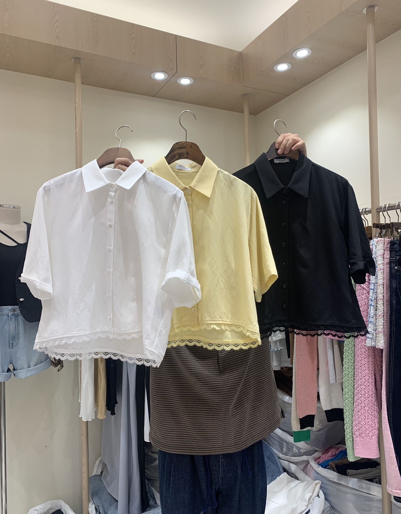 黄色