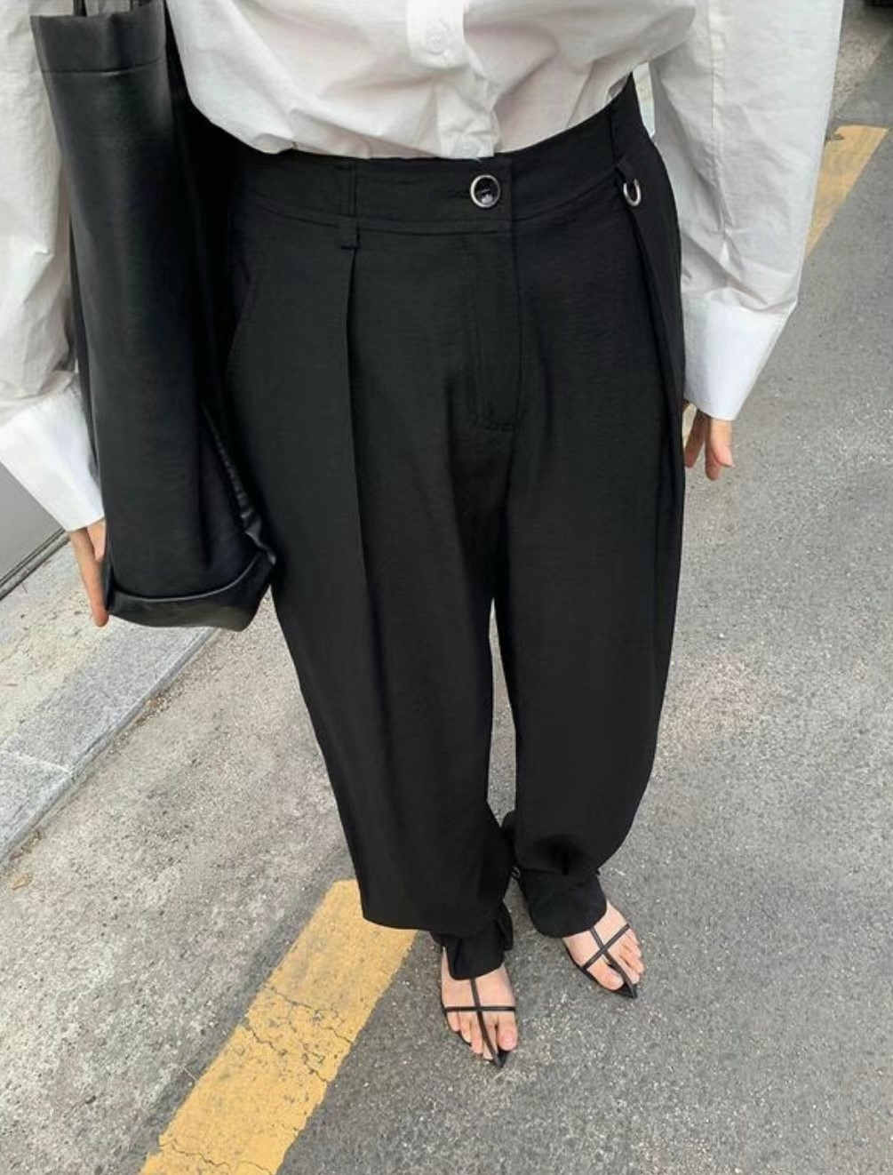 黑色