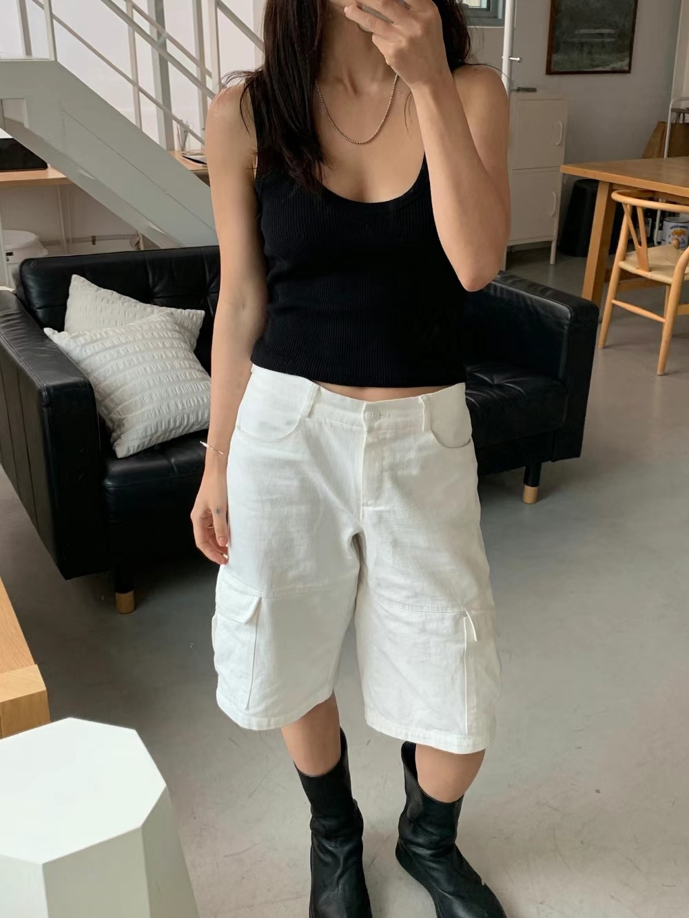 黑色