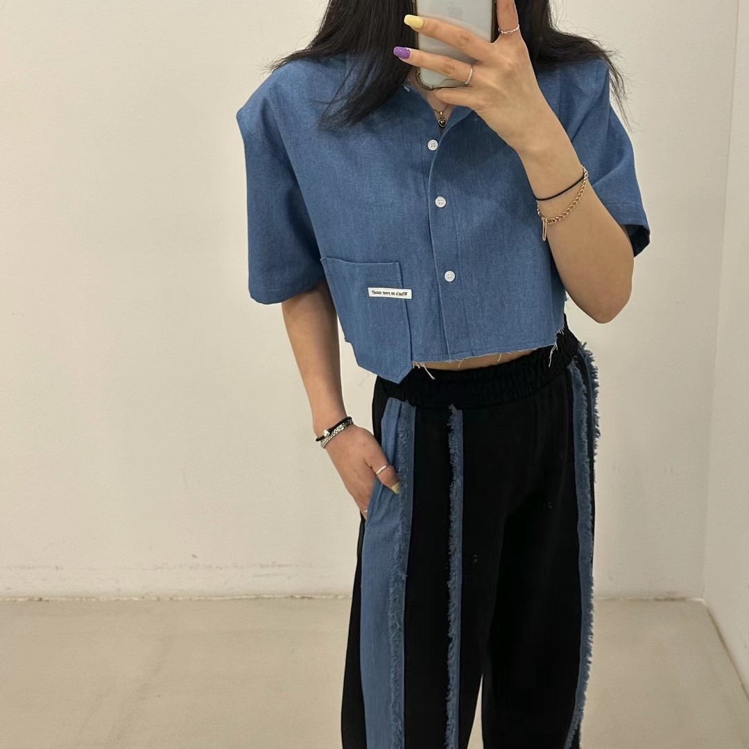 藏蓝色