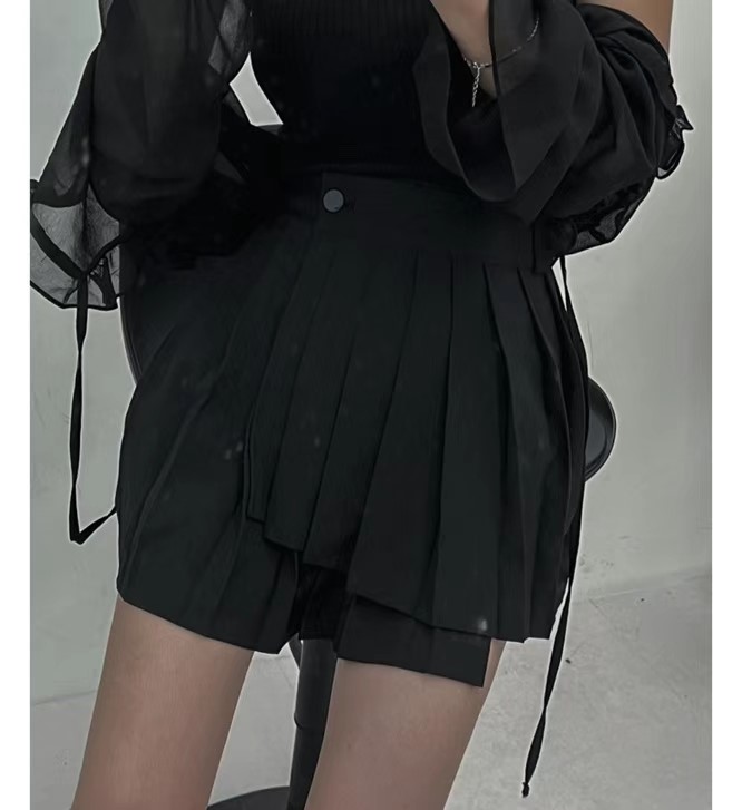 黑色