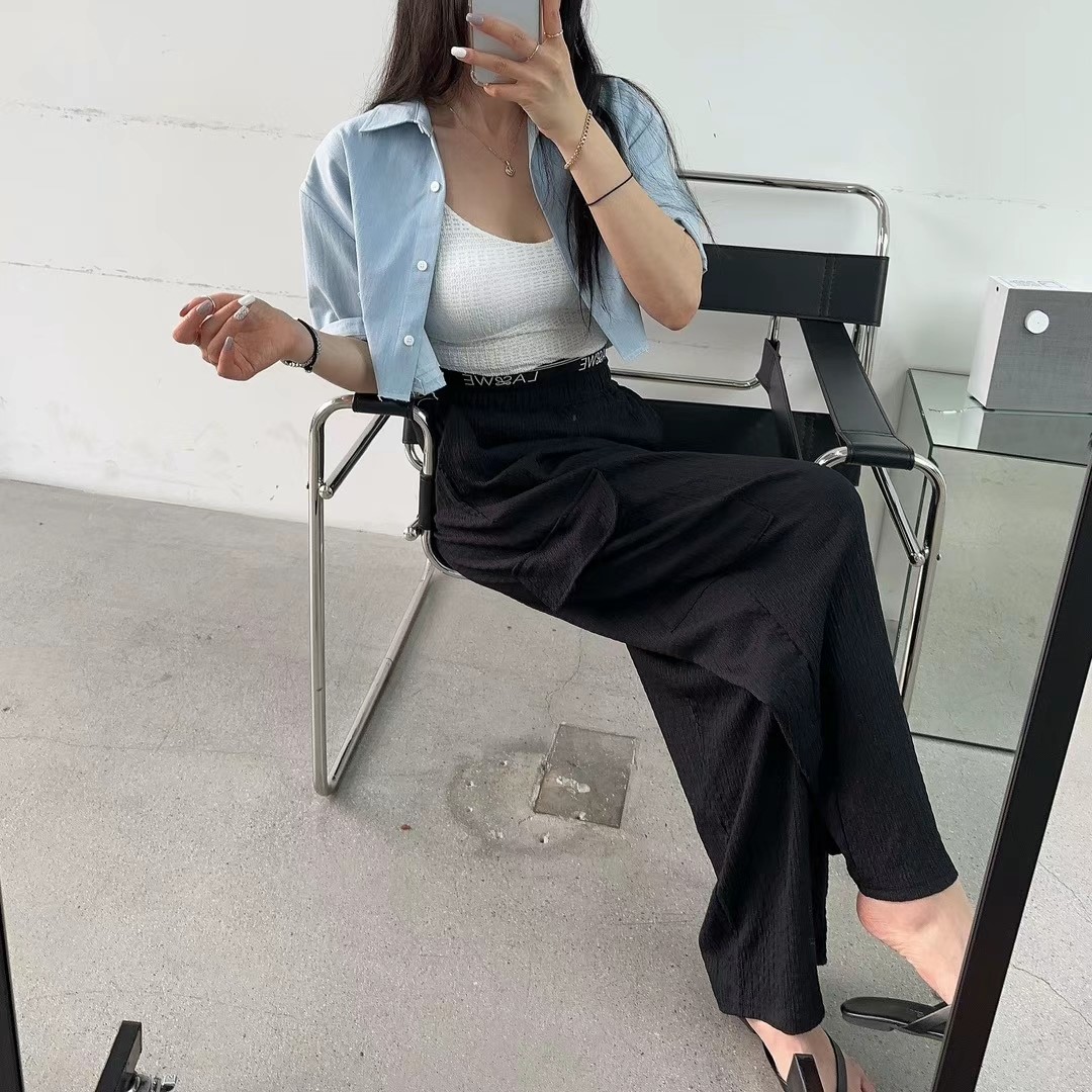 黑色