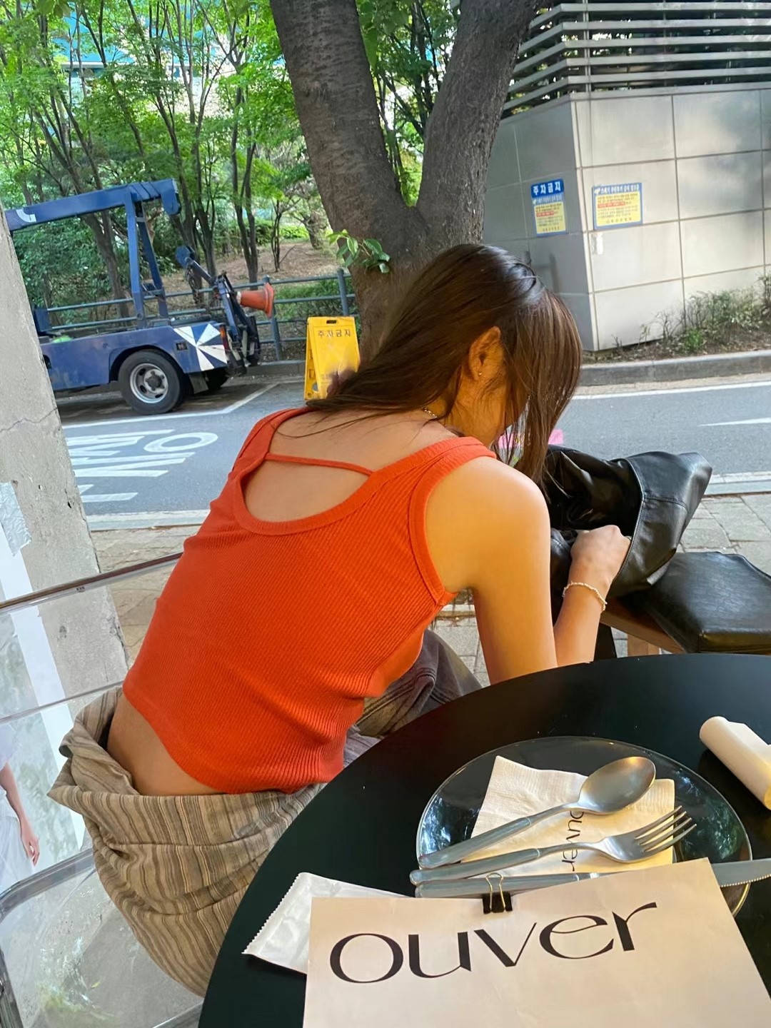 红色