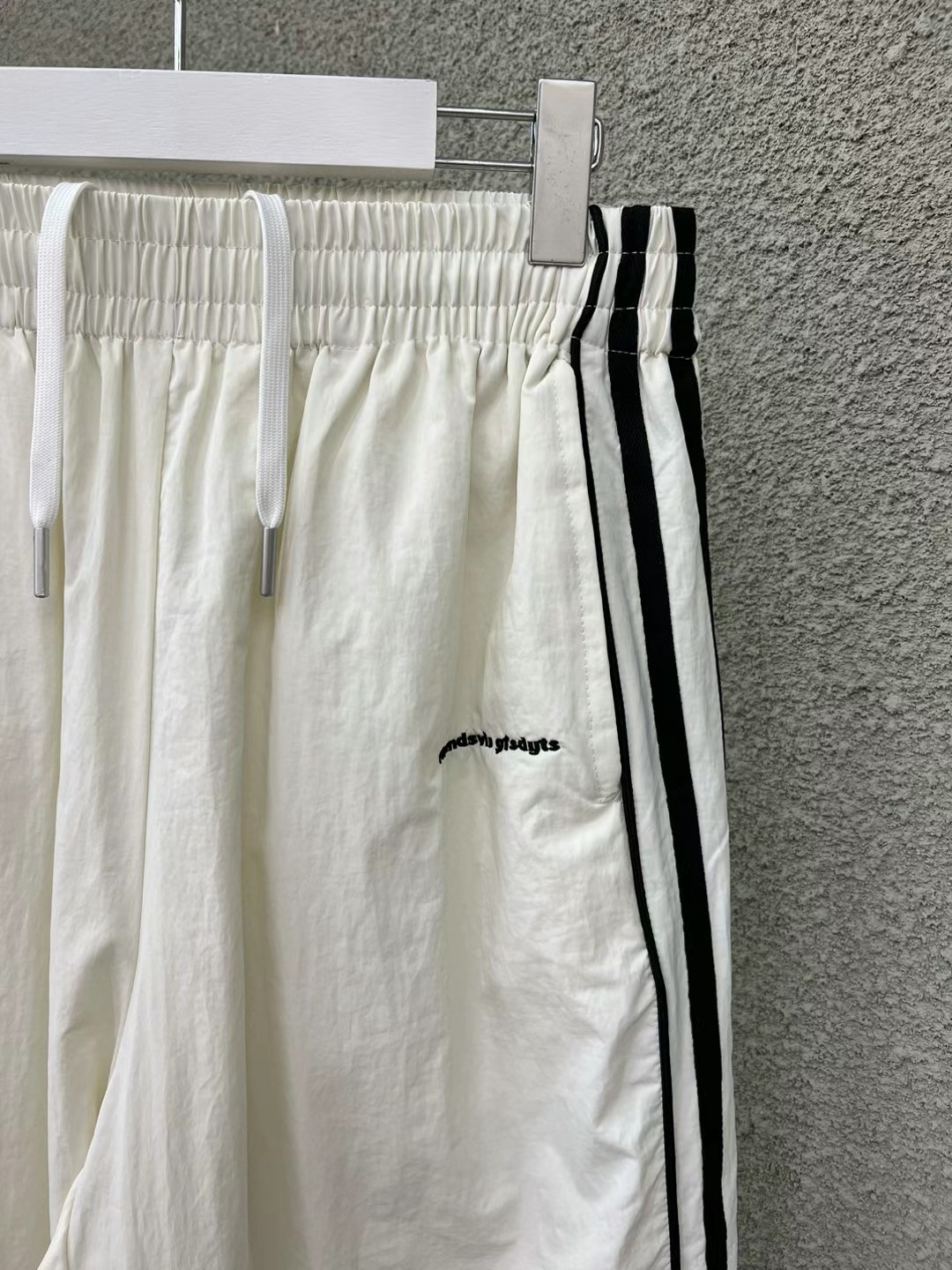 白色