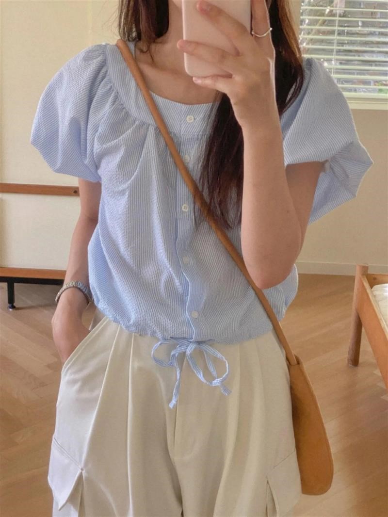 灰色