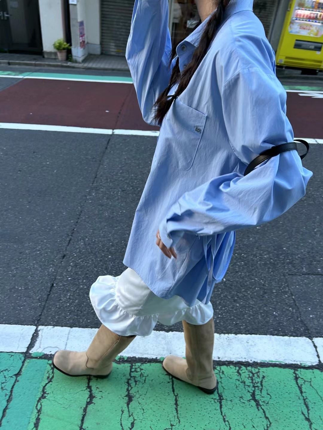 天蓝色