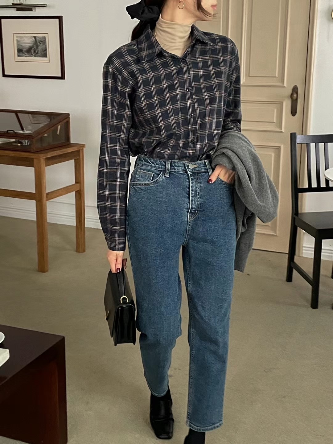 藏蓝色