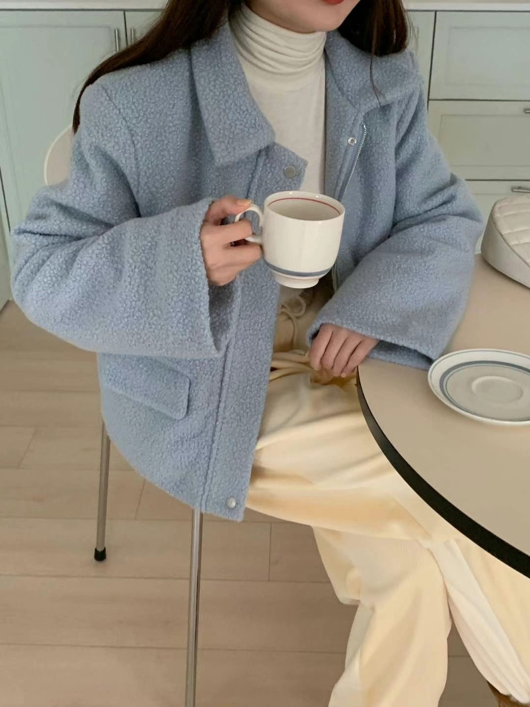 蓝色
